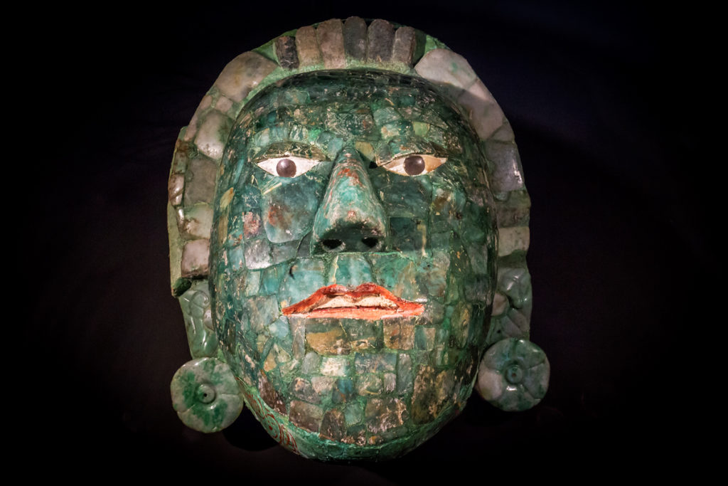 Epigrafika Majów Calakmul jadeitowa maska Yuknoom Ch'een