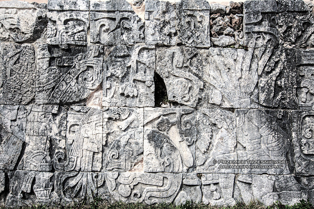Chichen Itza relief pok-ta-pok