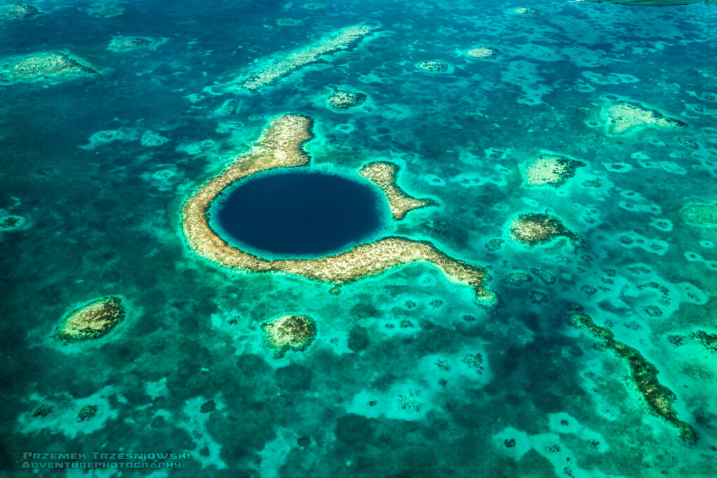 great blue hole mezoamerykańska rafa barierowa belize karaiby morze karaibskie