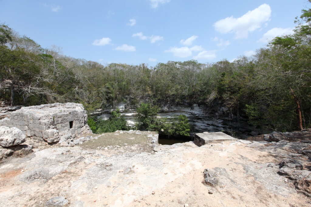 Cenote Sagrado Święta Cenota Sacred Chichen Itza Jukatan Meksyk