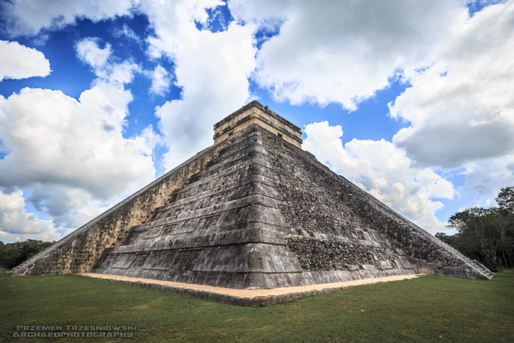 chichen itza piramida kukulkana meksyk jukatan ruiny majow
