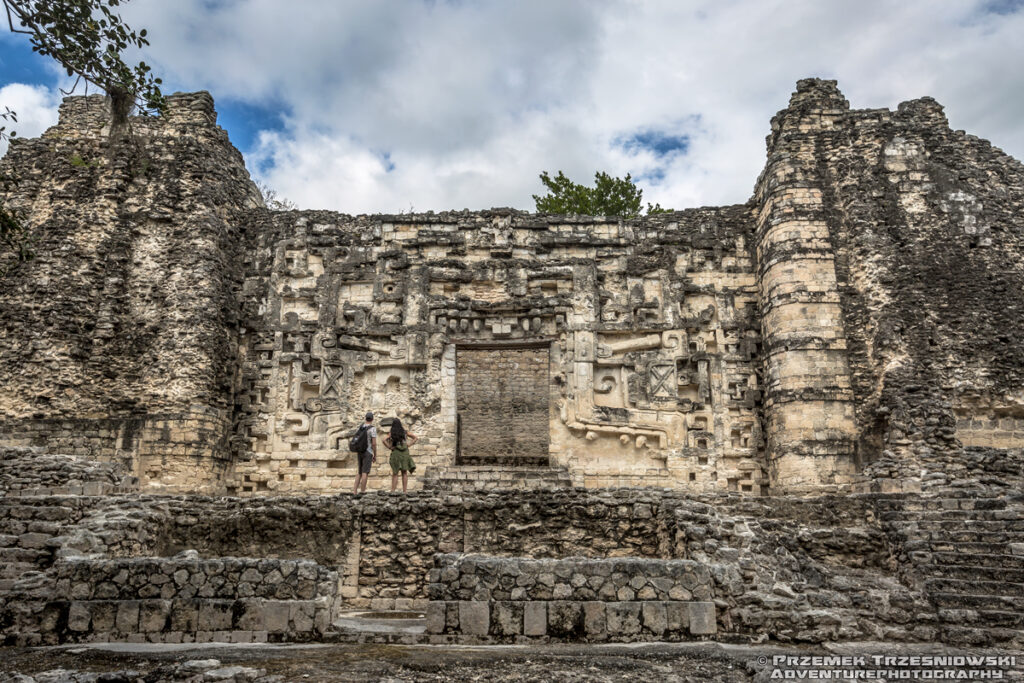 chenes portal zoomorficzny rio bec hormiguero campeche ruiny Majów Meksyk