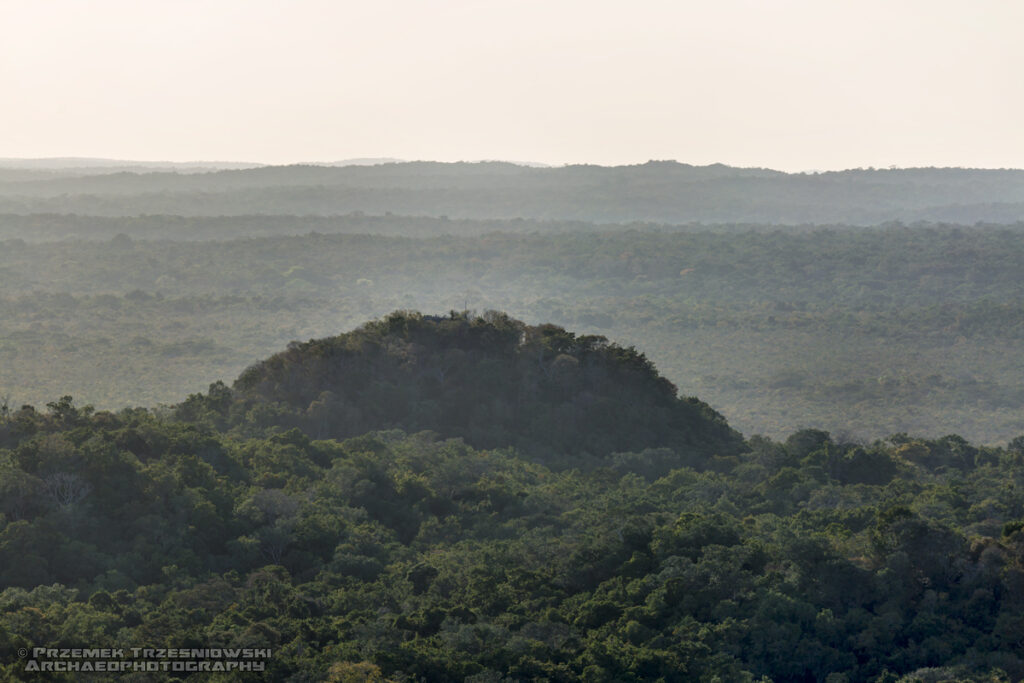 el mirador el tigre piramida triadyczna triadic pyramid peten guatemala gwatemala