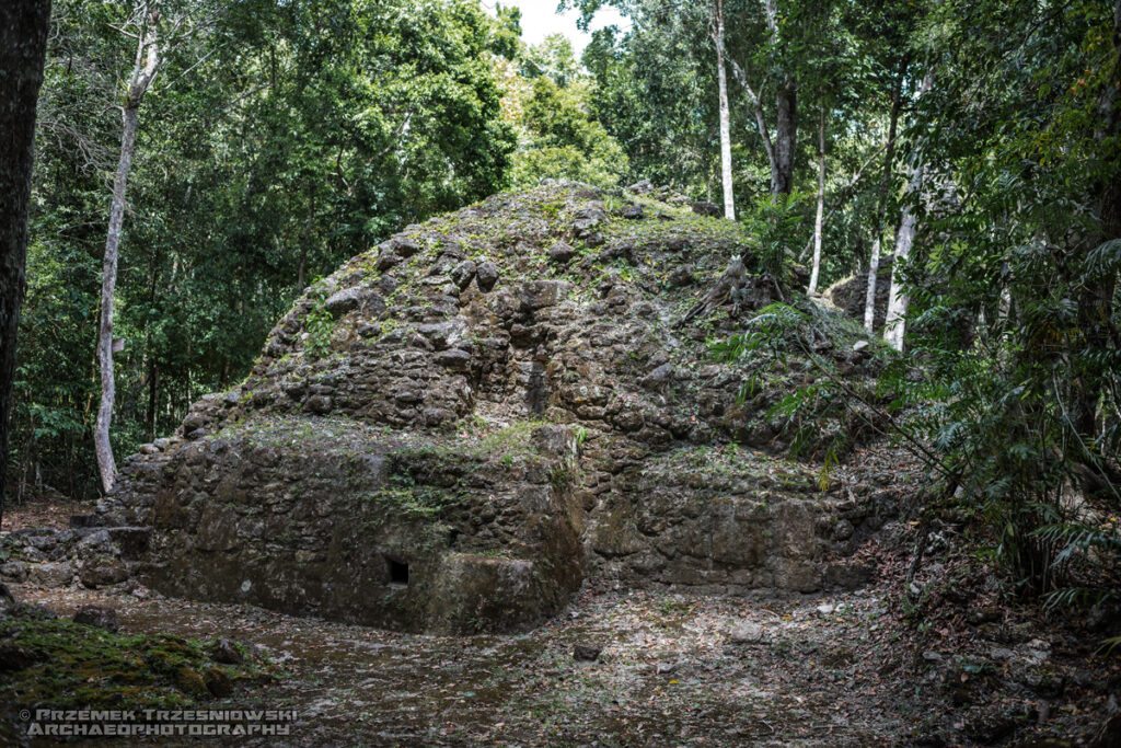 La Muerta El Mirador Peten Gwatemala Guatemala corbeled piramida pyramid