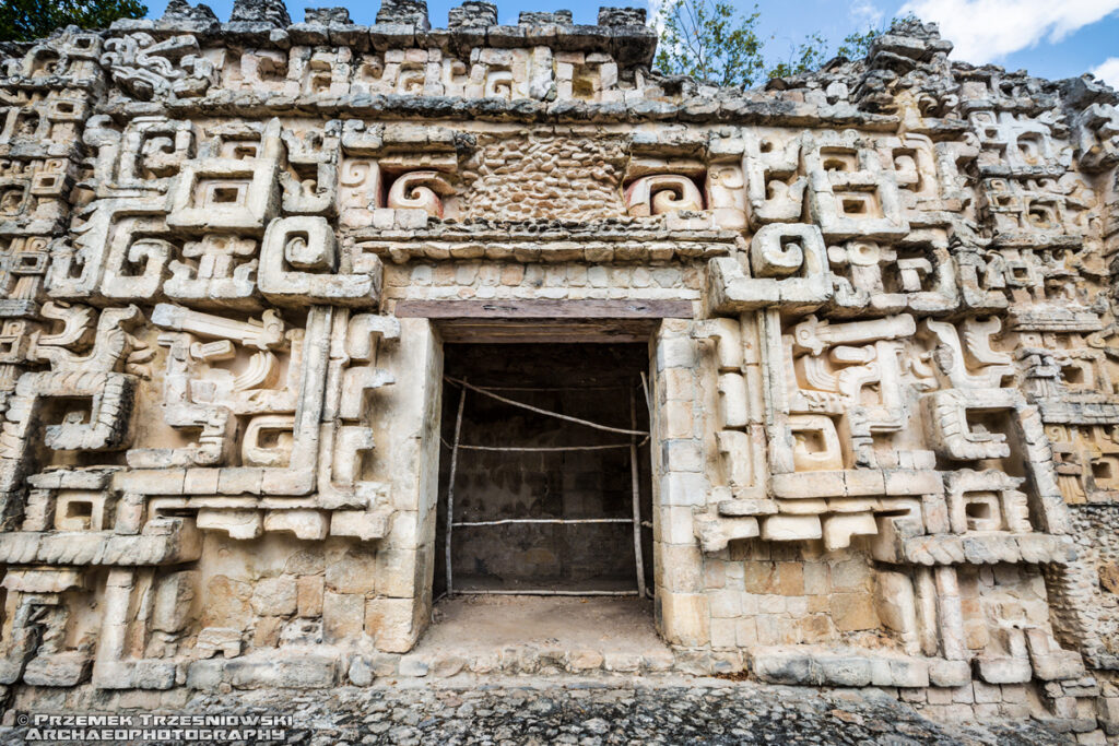 hochob chenes campeche earthmonster witz zoomorph portal zoomorficzny mexico meksyk archeologia majów stanowisko archjeologiczne jukatan yucatan