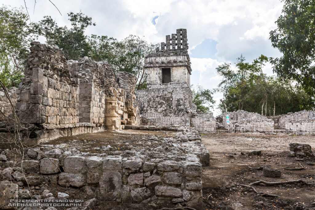 ruiny ruins maya hochob campeche mound meksyk jukatan mexico yucatan tower torro wieza crest grzebień cresteria