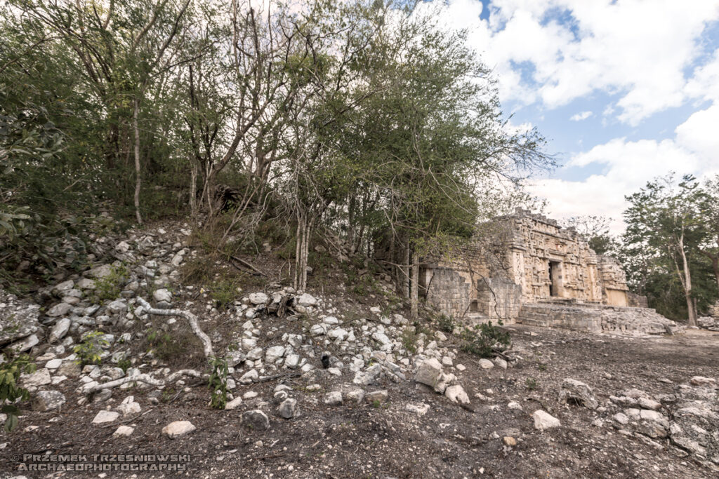 ruiny ruins maya hochob campeche mound meksyk jukatan mexico yucatan piramida