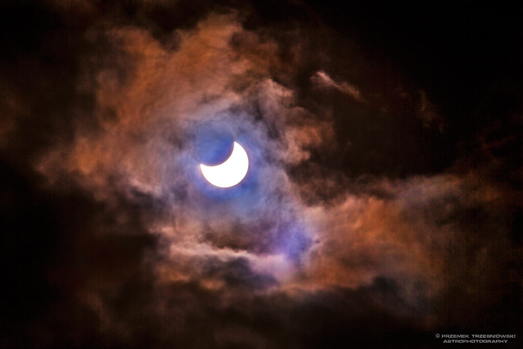 partial solar eclipse zaćmienie Słońca