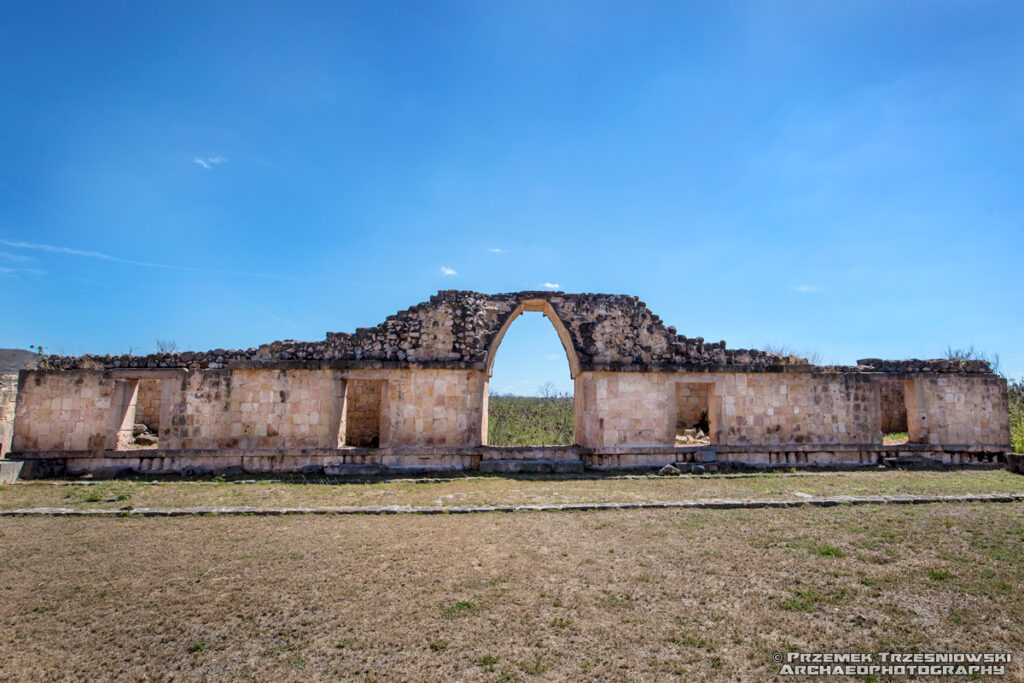 Oxkintok Maya ruiny Majów Jukatan Meksyk styl Puuc Hills Wzgórza corbeled vault
