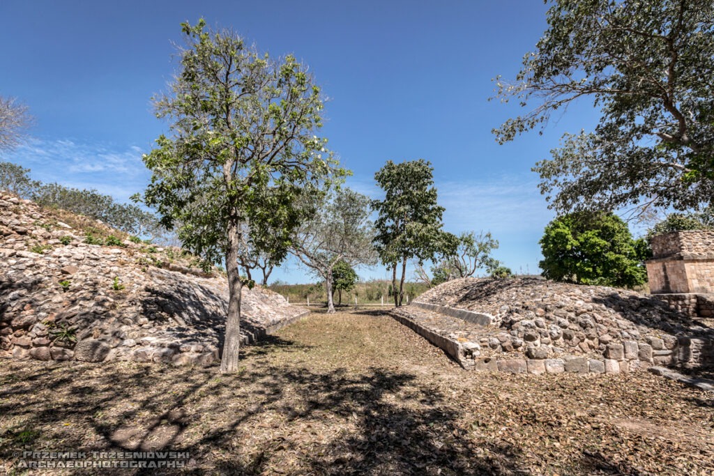 Oxkintok Maya ruiny Majów Jukatan Meksyk Puuc Wzgórza Hills Ah Dzib pitz pok-ta-pok ballcourt boisko