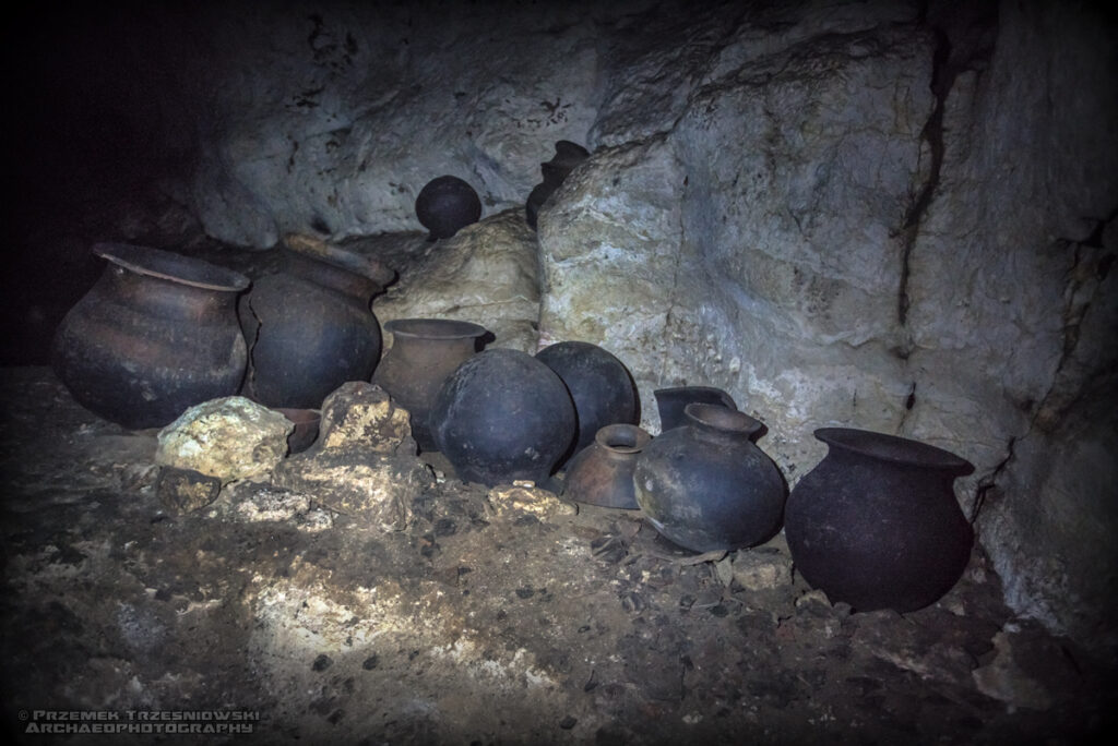 Chechem Ha jaskinia cave cueva Belize Cayo Mopan ceramika ollas naczynia