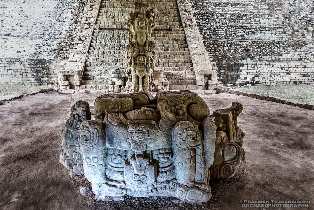 Copan ruiny Majów Maya ruins stela M pyramid piramida 26