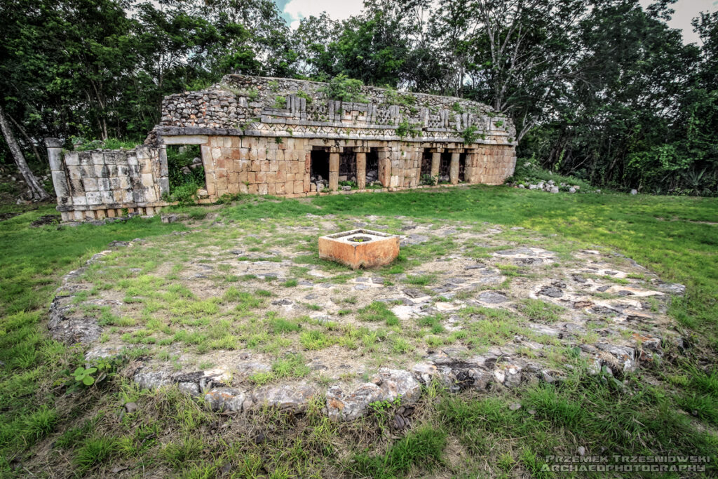 chultun czultun Labna Puuc Yucatan Jukatan Meksyk