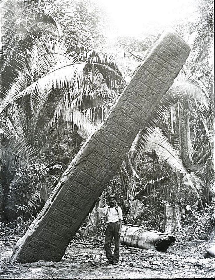 Quirigua stela E Maudslay