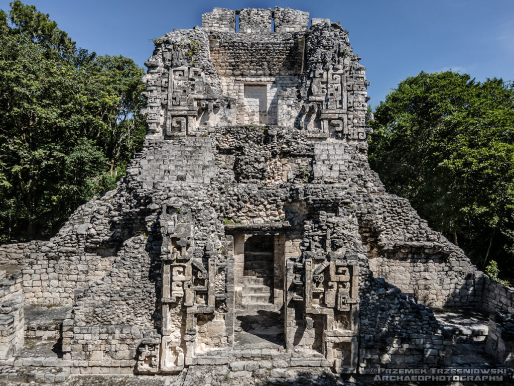 chicanna chenes rio bec structure xx portal zoomorficzny zoomorphic portal maya ruins mexico meksyk ruiny majów