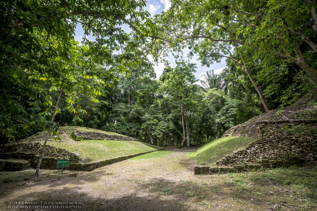 xunantunich belize ruiny majów maya ruins boisko ballcourt