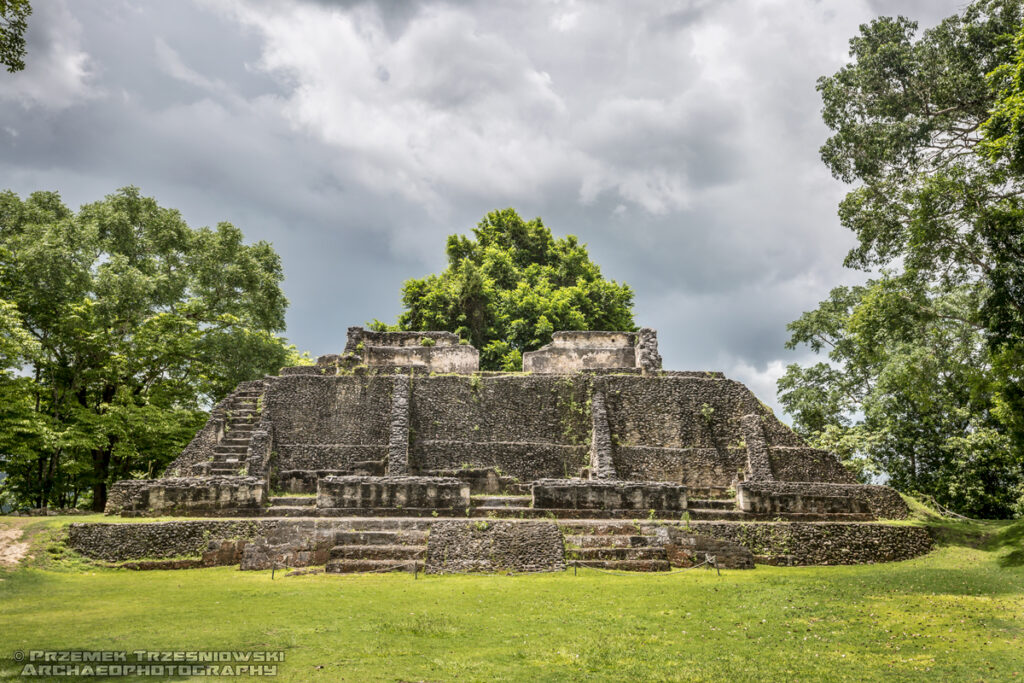 xunantunich belize ruiny majów maya ruins piramida pyramid