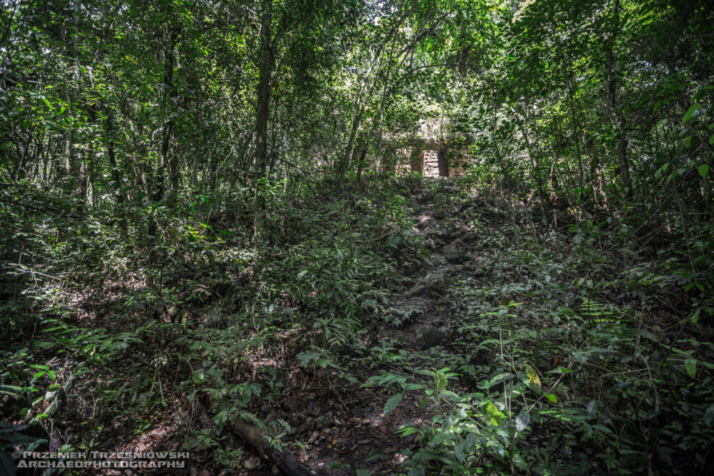 lacanja maya ruins selva lacandona usumacinta chiapas meksyk mexico