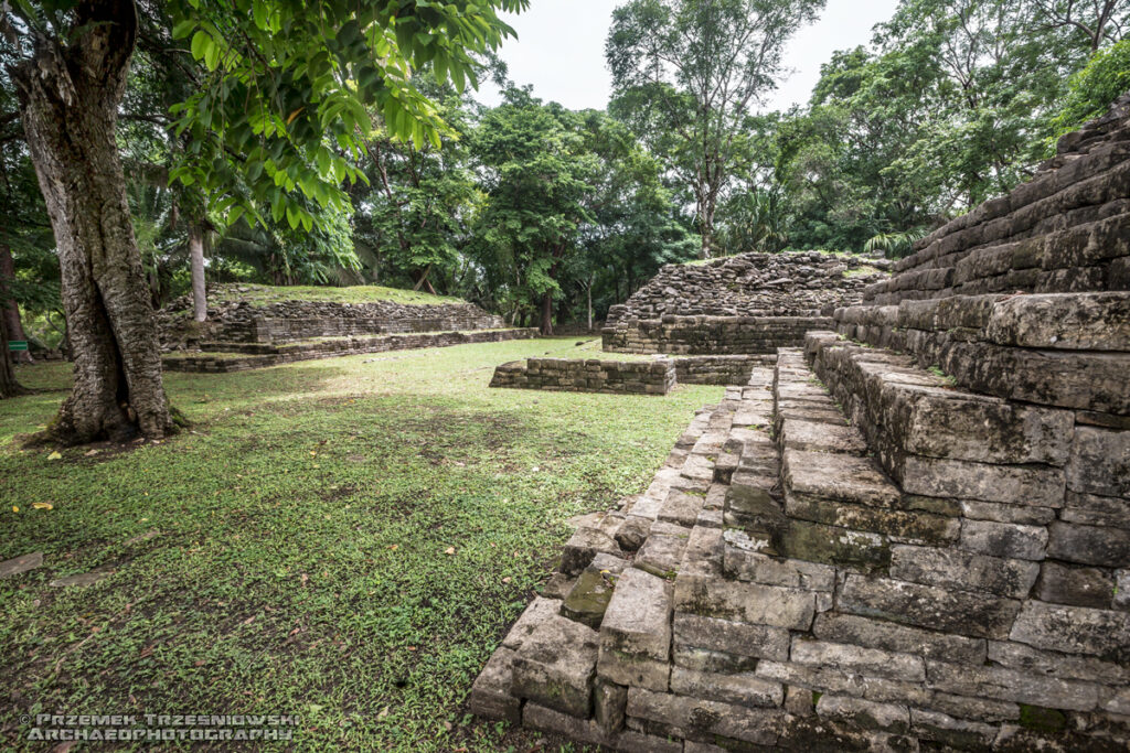 lubaantun belize maya ruins ruiny majow toledo piramida piramidy boisko ballcourt