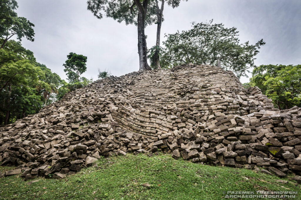 lubaantun belize maya ruins ruiny majow toledo piramida piramidy