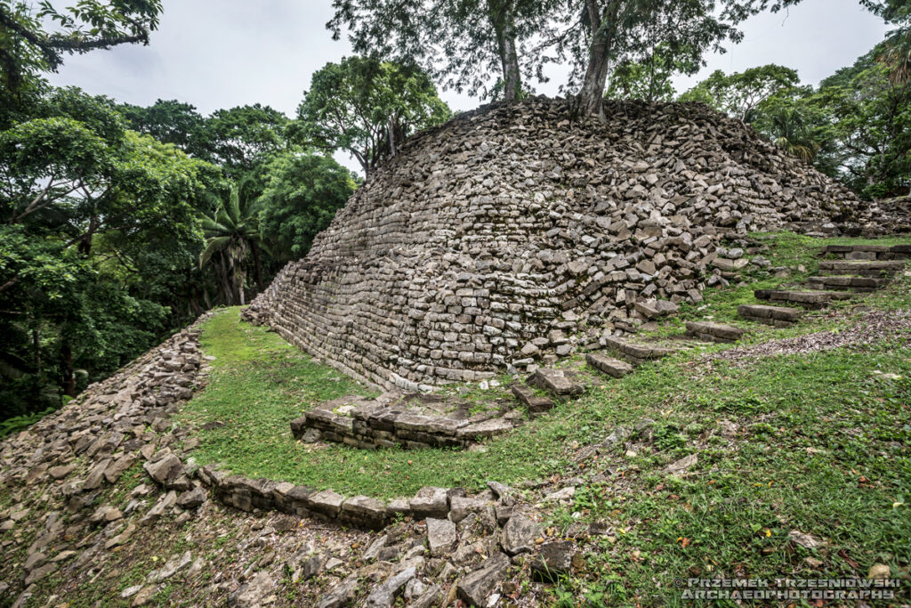 lubaantun belize maya ruins ruiny majow toledo piramida piramidy