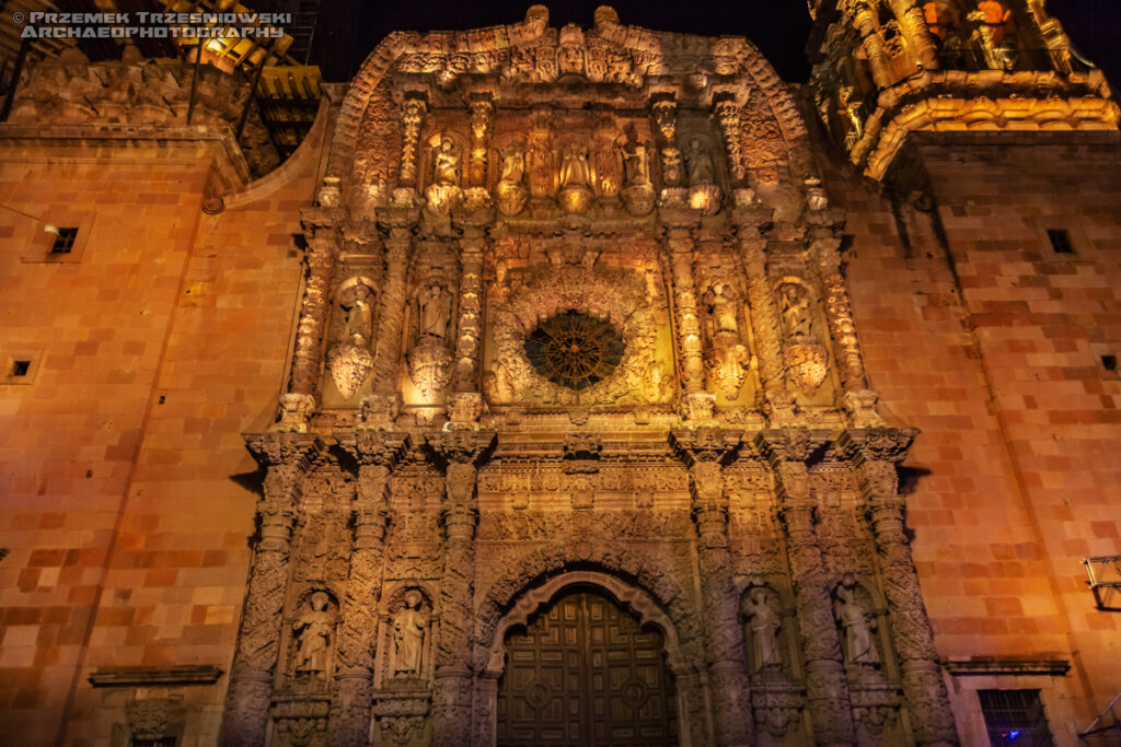 kolumny salomonowe churrigueryzm churrigueresque ultrabarok catedral basilica de la asuncion de maria