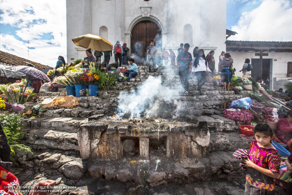 majowie maya quiche k'iche' chichicastenango gwatemala guatemala wyżyny majów highlands etnologia ceremonie
