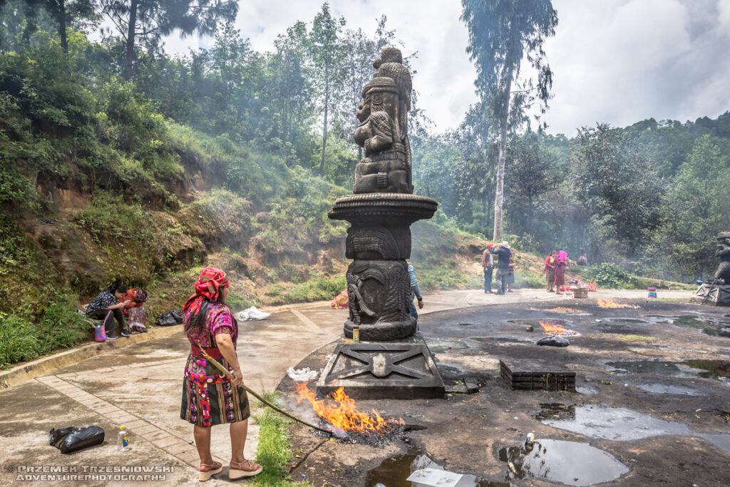 majowie maya quiche k'iche' chichicastenango gwatemala guatemala wyżyny majów highlands etnologia ceremonie