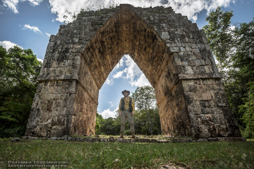 kabah puuc uxmal sacbe brama gate przemek trzesniowski jukatan meksyk