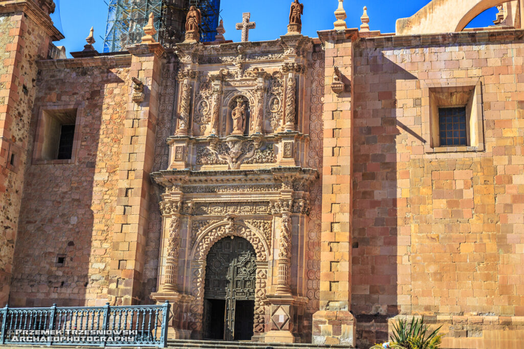kolumny salomonowe churrigueryzm churrigueresque ultrabarok catedral basilica de la asuncion de maria