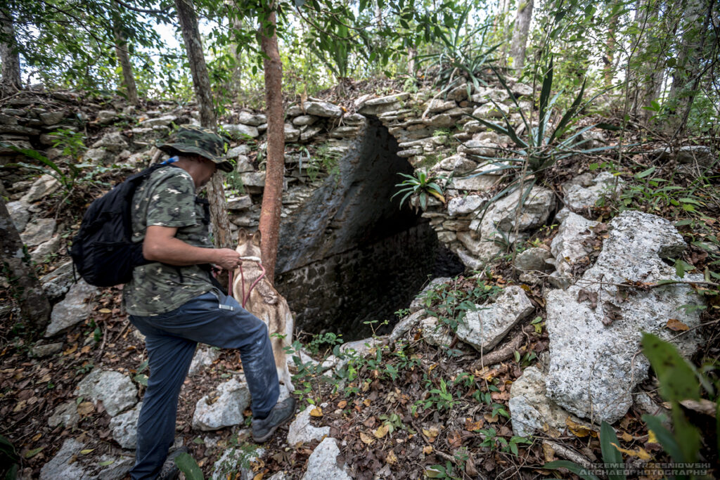 kukikan meksyk sklepienie kroksztynowe jukatan ruiny majów architektura corbeled vault maya ruins architecture yucatan