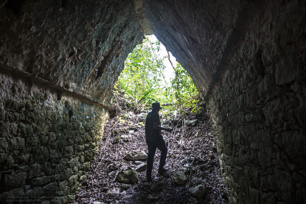 kukikan meksyk sklepienie kroksztynowe jukatan ruiny majów architektura corbeled vault maya ruins architecture yucatan
