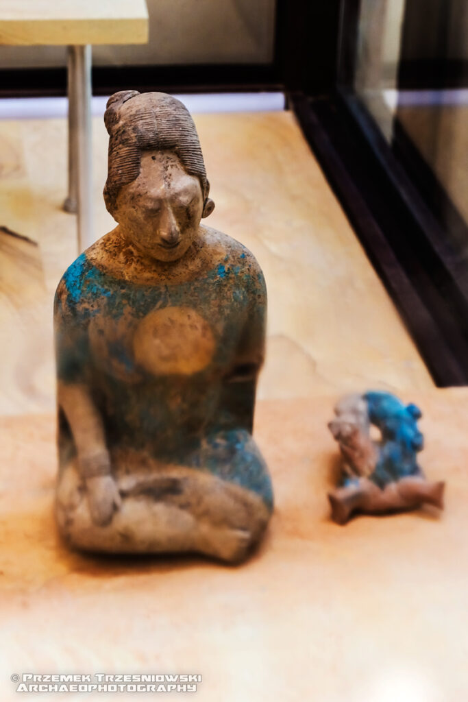 maya blue figurka gliniana figurine clay