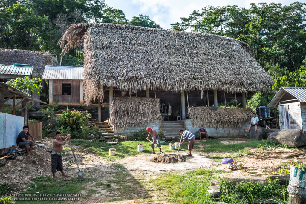 indian creek maya belize toledo mesoamerica house naah