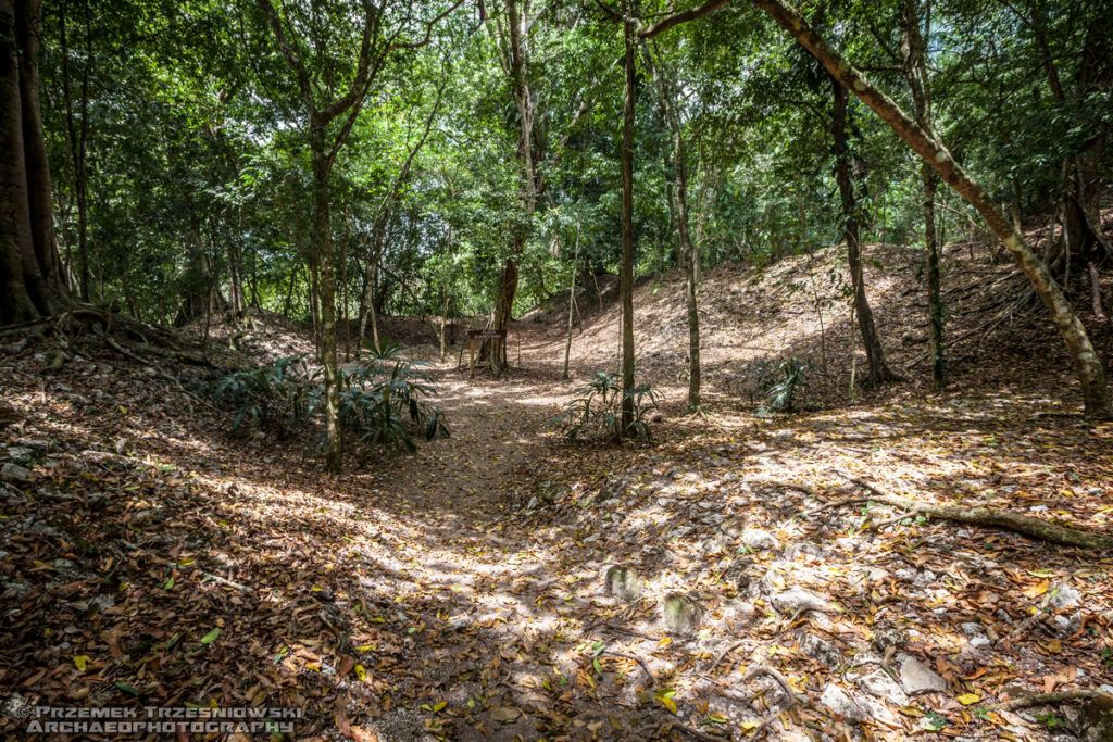 el pilar maya site stanowisko archeologiczne piramidy majów belize gwatemala guatemala