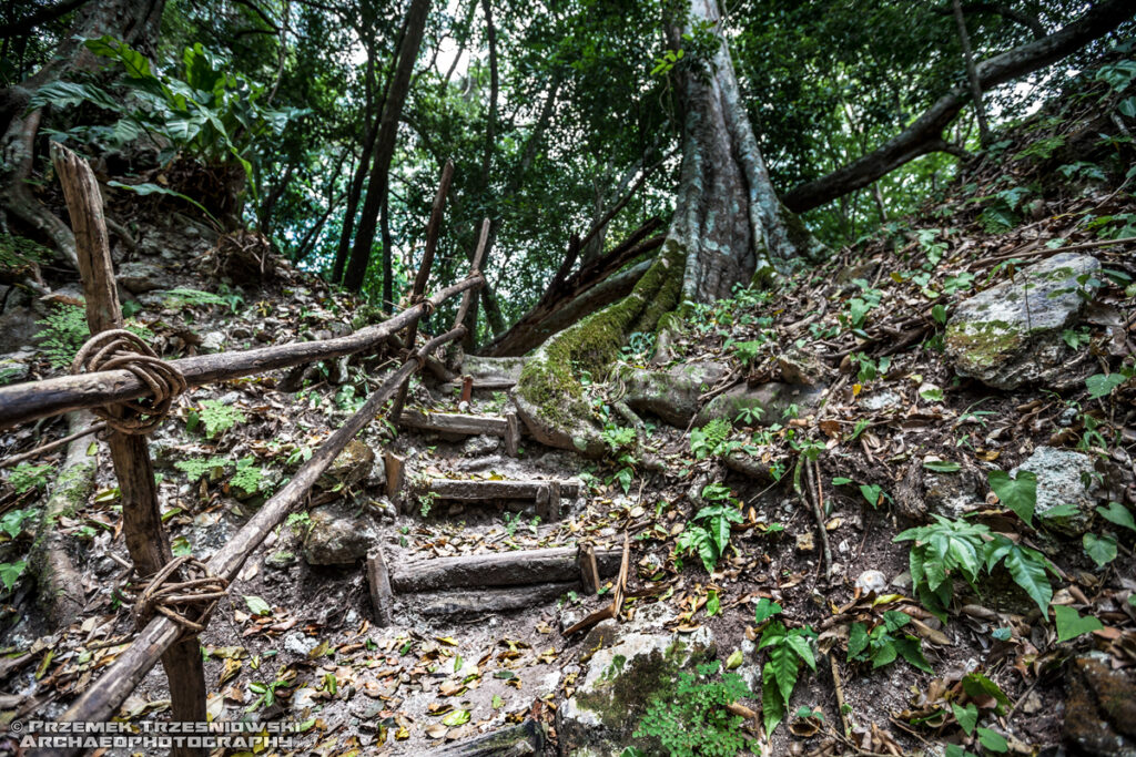 el pilar maya site stanowisko archeologiczne piramidy majów belize gwatemala guatemala