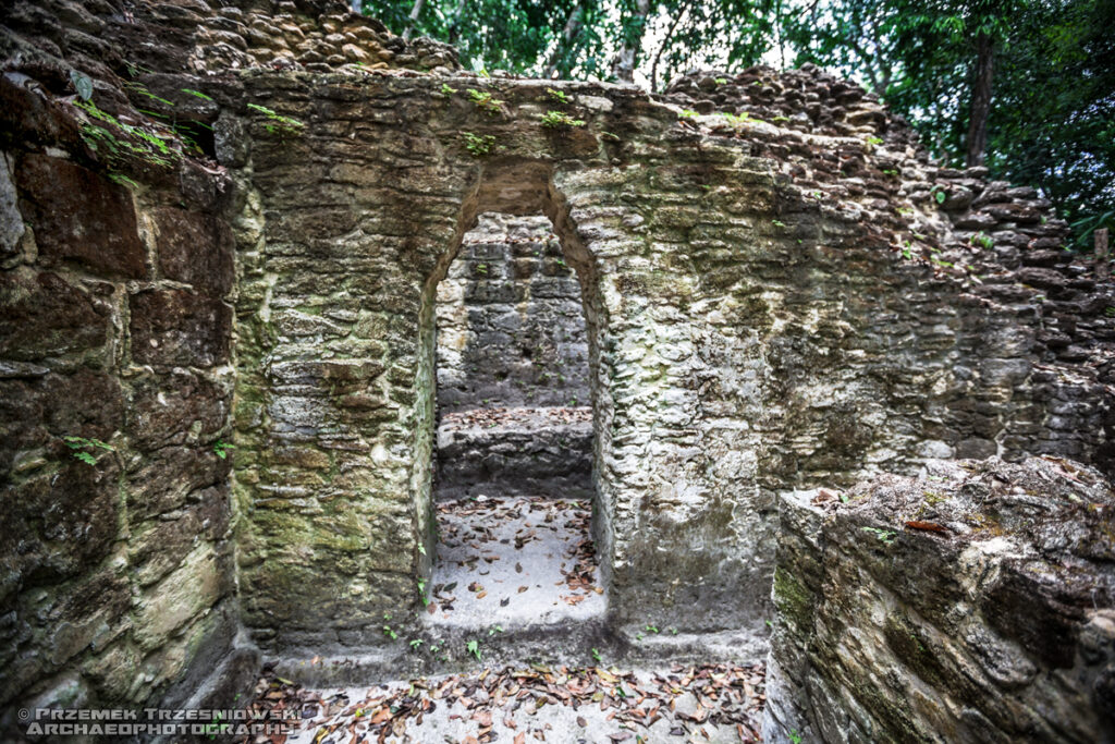 el pilar maya site stanowisko archeologiczne piramidy majów belize gwatemala guatemala