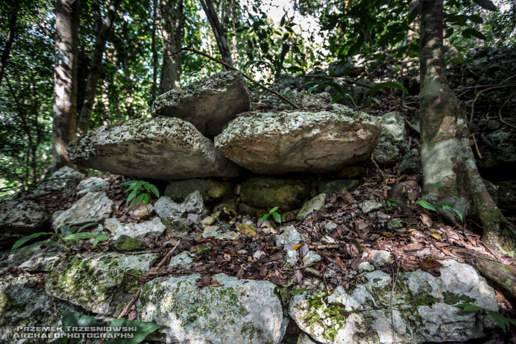 naranjal meksyk jukatan megalityczne stanowisko archeologiczne piramidy majów maya pyramids megalithic