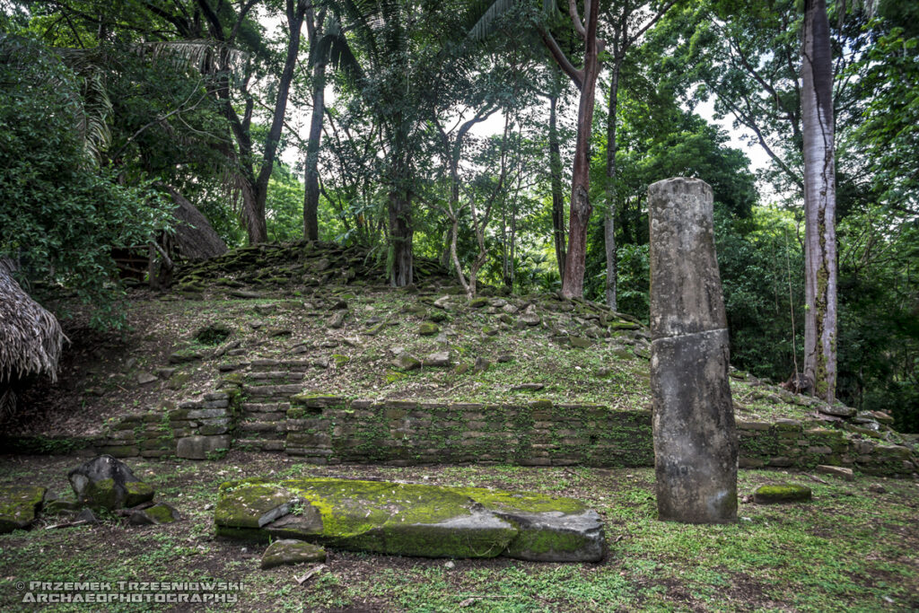 nim li punit belize maya ruins ruiny majow toledo piramida piramidy stela